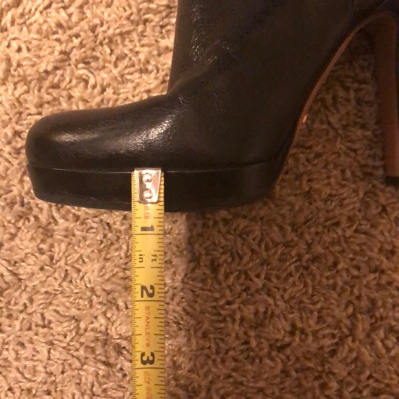 Prada boots - Picture 3 of 5